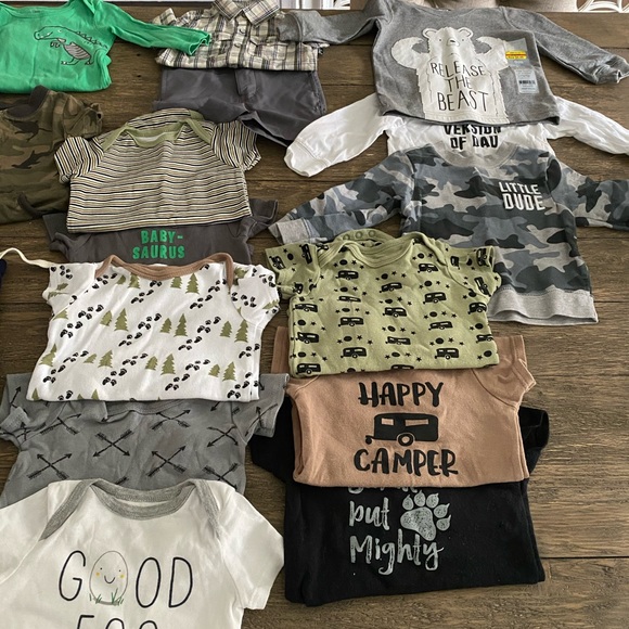 Bundle of baby boy clothes - Picture 3 of 5